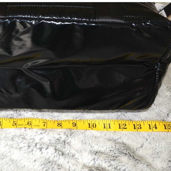 Stylish Black Travel Quilted Shoulder or crossbody Bag Tote Light - Picture 10 of 10